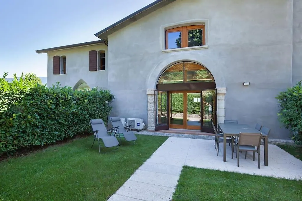 Apartment Villa Al Parco Antico - Casetta Centrale Costermano Italy